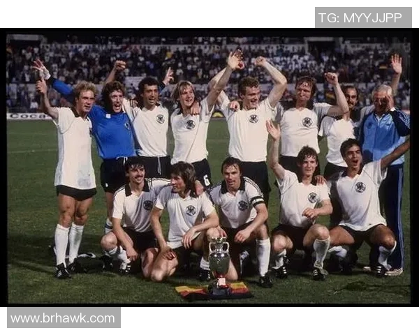 德国足球明星的辉煌历程与成就回顾探讨 德国足球明星的辉煌历程与成就回顾探讨