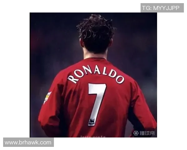 红色头像下的霸气足球明星展现无与伦比的风采与魅力 红色头像下的霸气足球明星展现无与伦比的风采与魅力