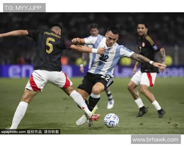 足球明星庆祝进球的独特动作与背后的故事解析 足球明星庆祝进球的独特动作与背后的故事解析