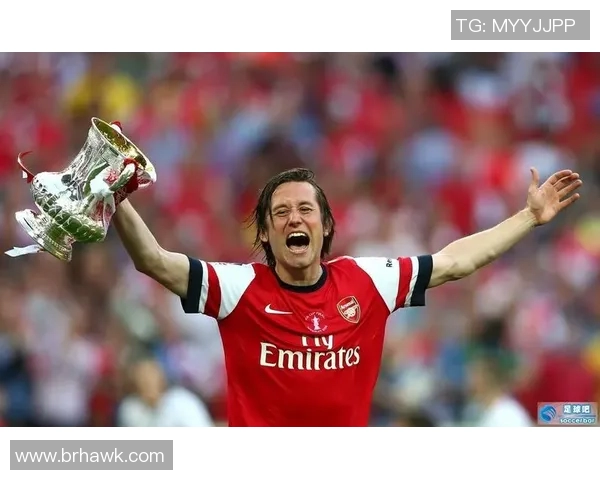 足球巨星感人宣布退役视频首播回顾辉煌历程与未来展望